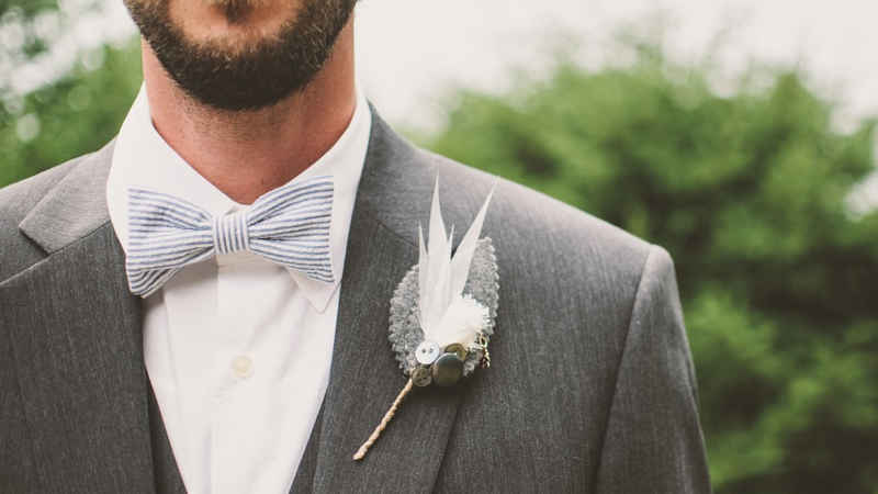 Al momento stai visualizzando Guida pratica per la scelta dell’abito da sposo: stile, comfort e personalità